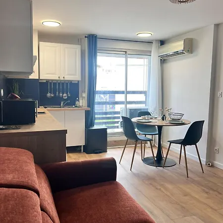 Le Perroquet * Сен-Сиприен